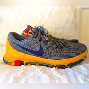 Used/Excellent Condition

Bought for basketball, wore once inside.